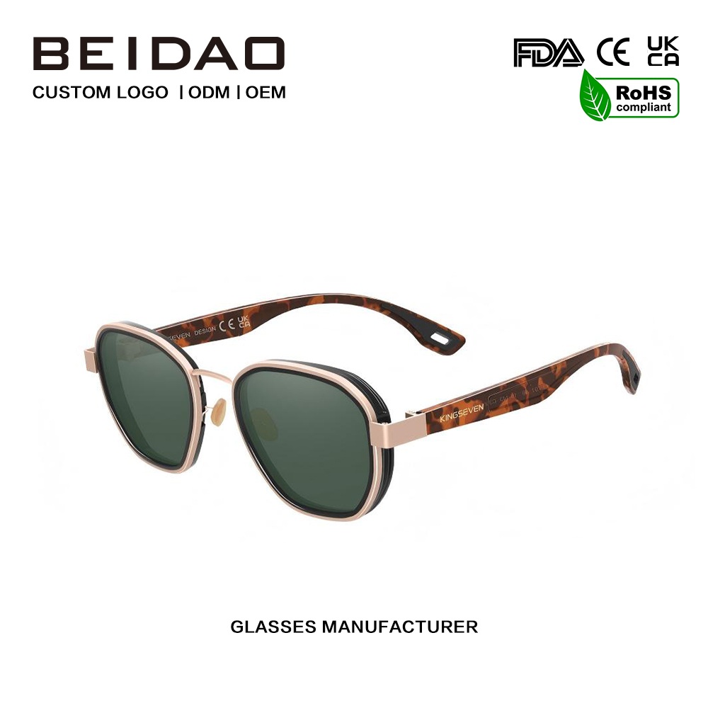 Klassiset heijastavat alumiiniset polarisoidut aurinkolasit